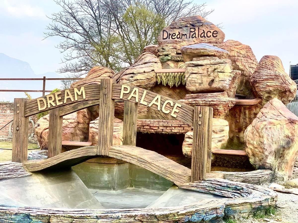 Dream Palace Resort Kathmandu Ngoại thất bức ảnh